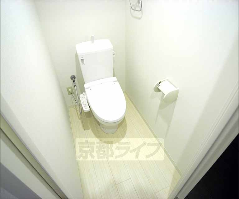 トイレ　ウォシュレット付きですよ。