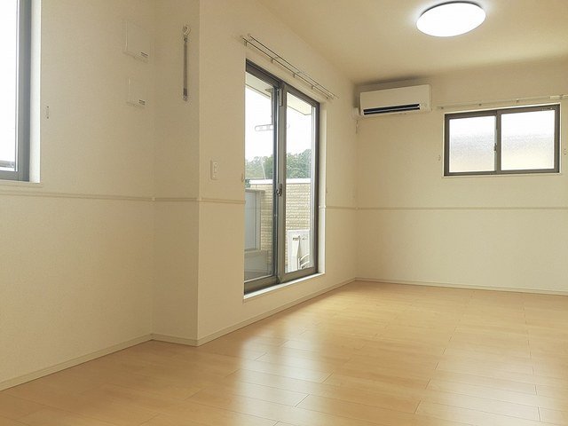 居室・リビング　こちらのリビングで趣味の時間をお楽しみください