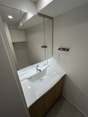 洗面設備　広い洗面スペース