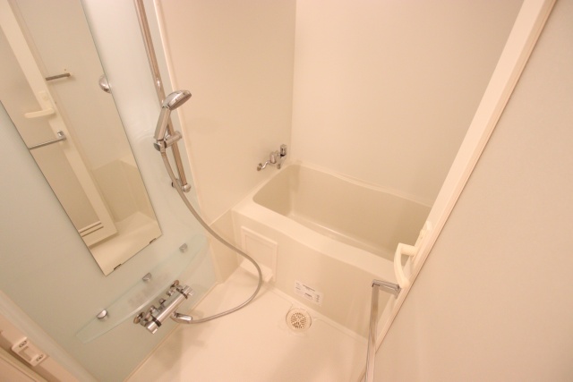 バス・シャワールーム　※別室の参考写真の為、現況優先です。