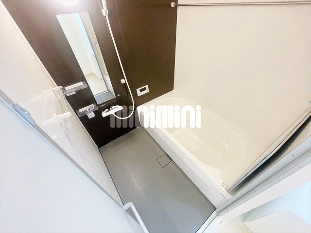 バス・シャワールーム　同一建物内２０１号室内装写真転載