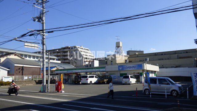 コンビニ　ファミリーマート 京都宇治弐番店（コンビニ）まで331m