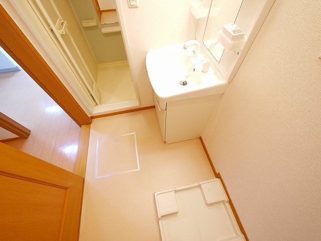 洗面設備　スペースが確保できる洗面所です