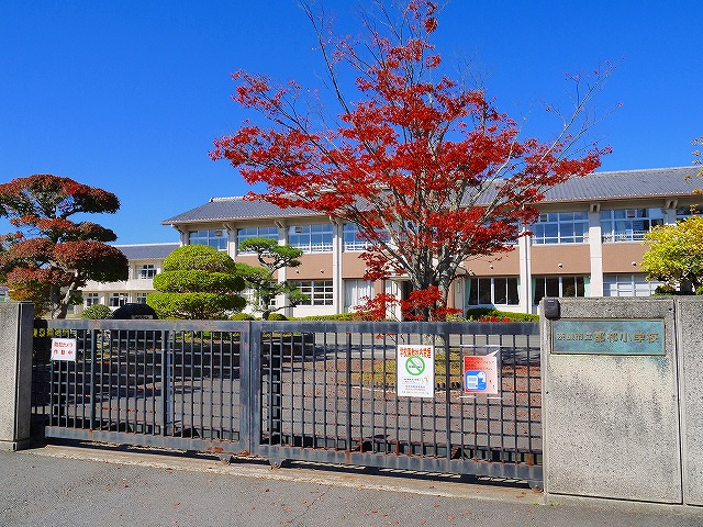 小学校　奈良市立都祁小学校（小学校）まで502m