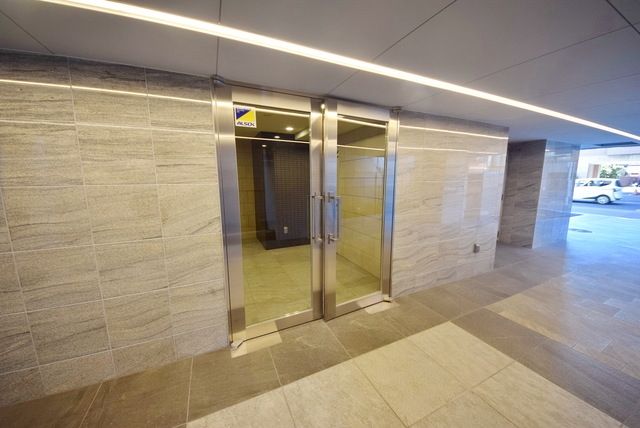 エントランス　★お問い合わせはタウンハウジングまで★