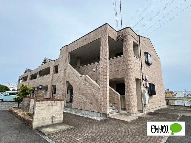 建物外観　外観写真（昼）