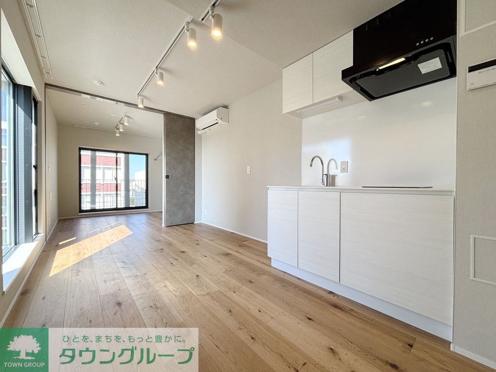 居室・リビング　エントランス