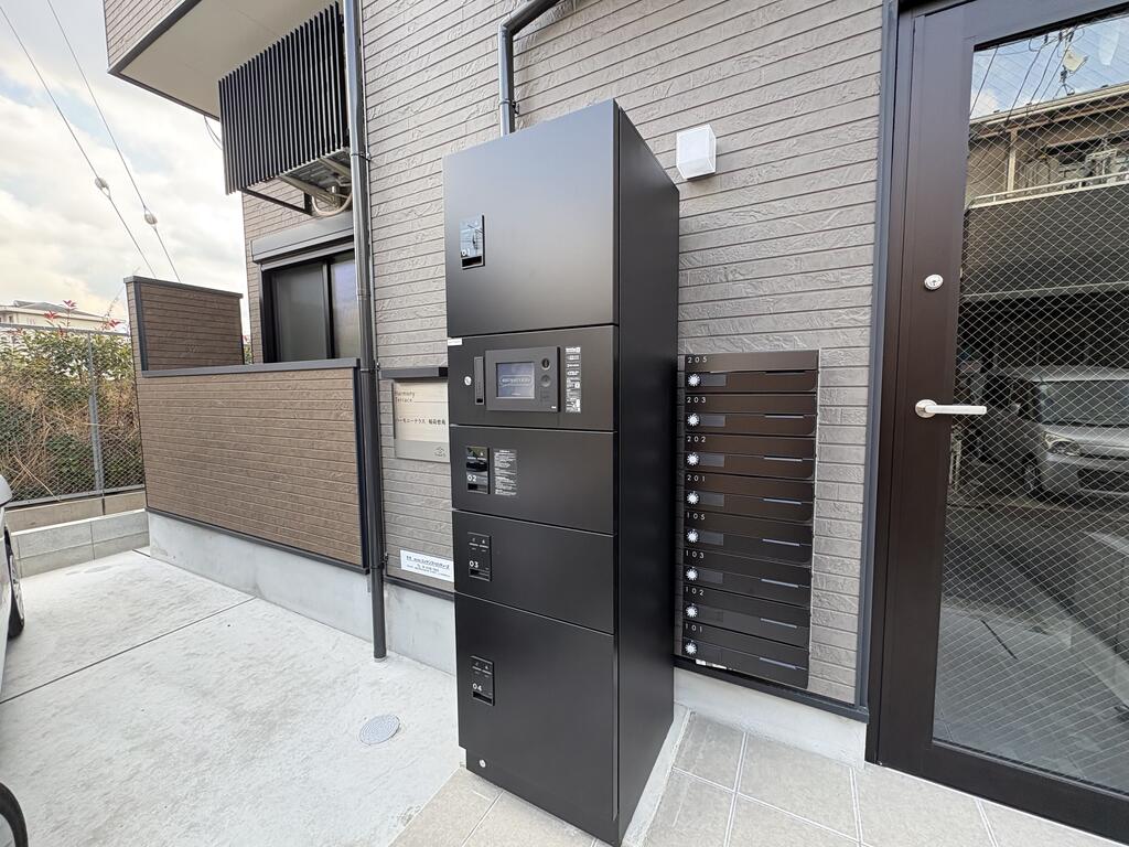 エントランス　宅配BOX