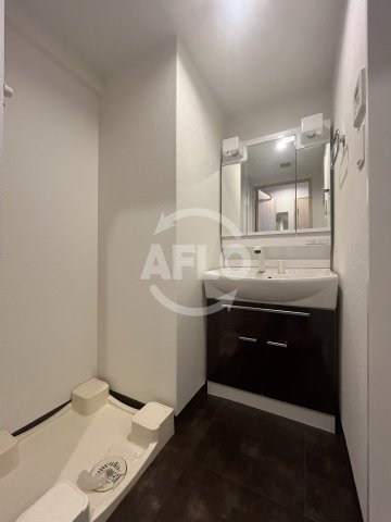 洗面設備　レオングラン新大阪レジデンス　洗面台