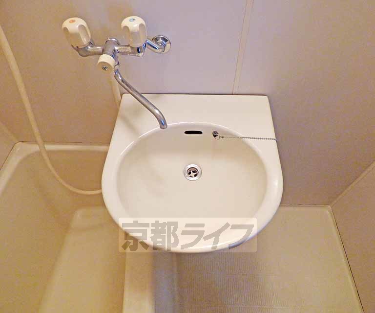 洗面設備　綺麗な洗面です。