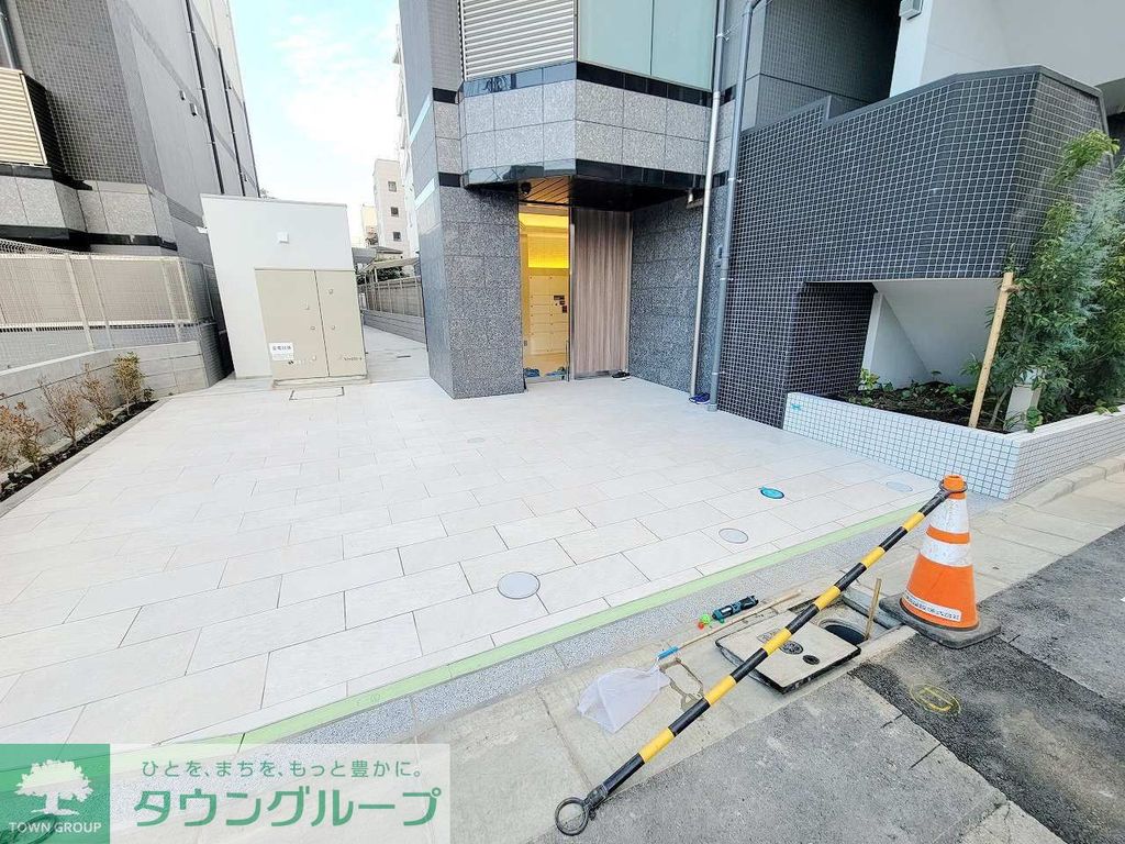 エントランス　駐車場