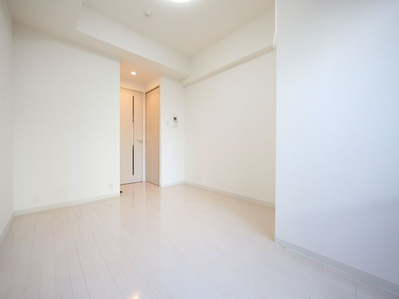 居室・リビング　洋室7.4帖　クローゼット（収納充実してます）