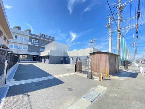 中学校　松阪市立鎌田中学校（中学校）まで1648m