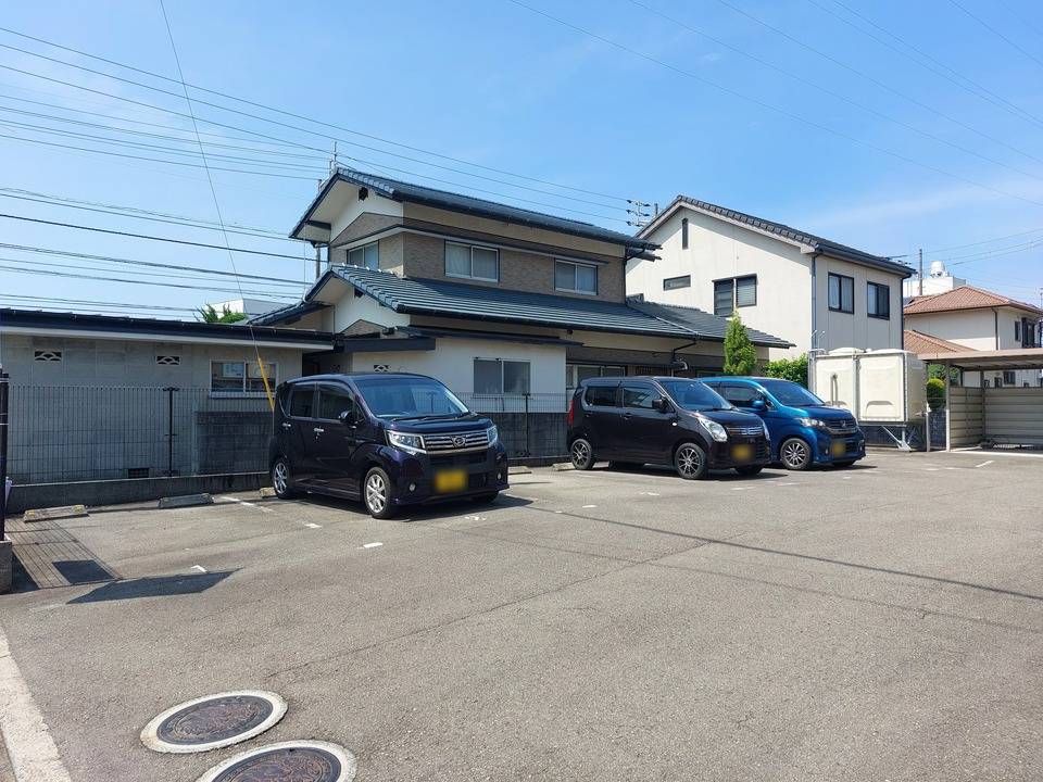 駐車場　駐車場