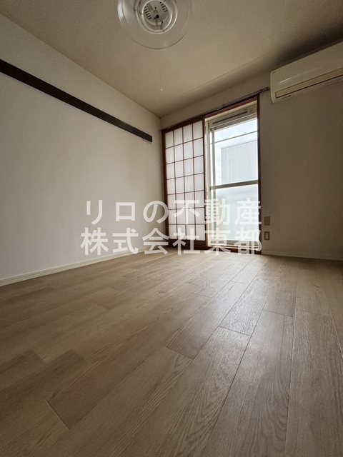 居室・リビング　フローリングで雰囲気のいい内装です！