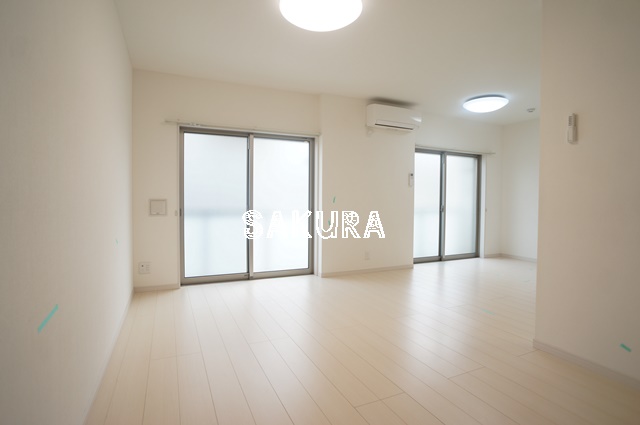 居室・リビング　開放感のあるゆったりとしたお部屋です♪