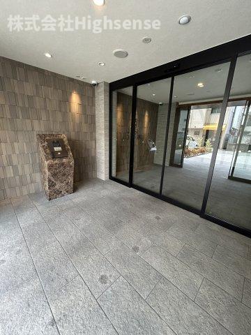 エントランス　落ち着いたエントランスです
