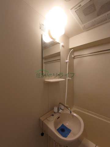 洗面設備　別部屋参考写真です。