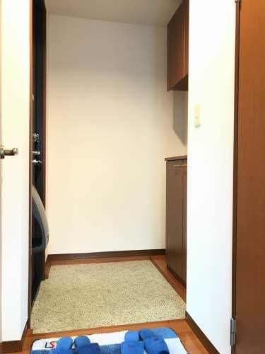 玄関　※写真はサンプルです。