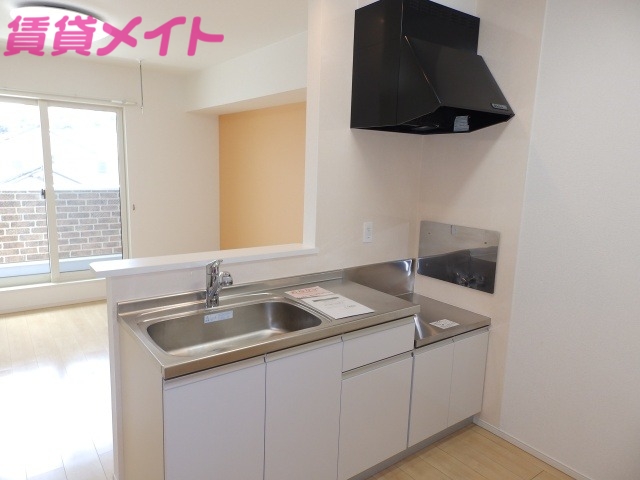 キッチン　同建物反転タイプの部屋写真です