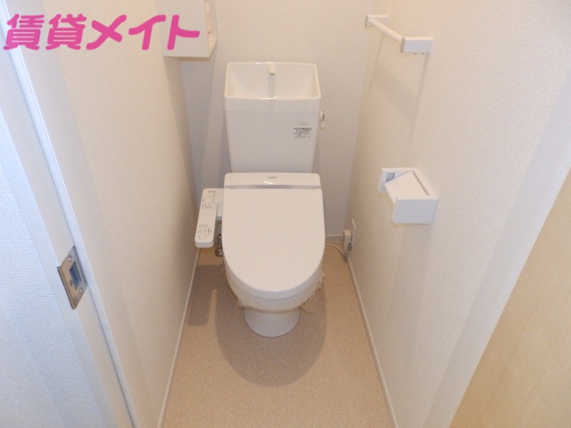 トイレ　同建物反転タイプの部屋写真です