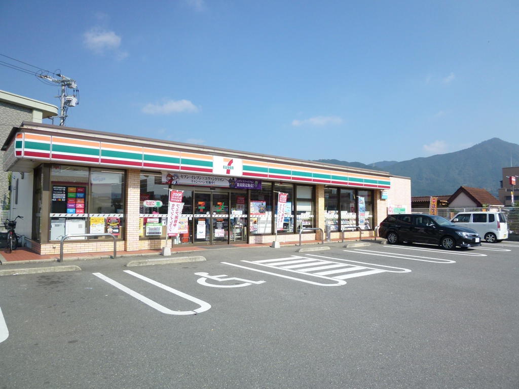 コンビニ　セブンイレブン須恵中央駅前店（コンビニ）まで174m