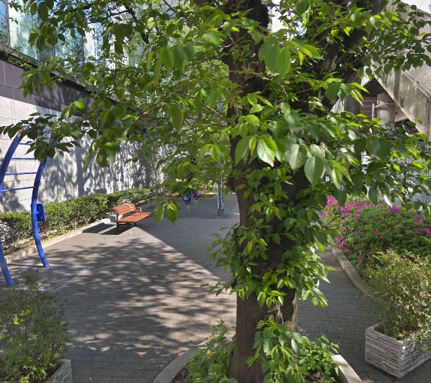 公園　地蔵橋南東児童遊園（公園）まで138m