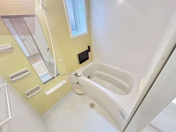 バス・シャワールーム　コンパクトで使いやすいお風呂です