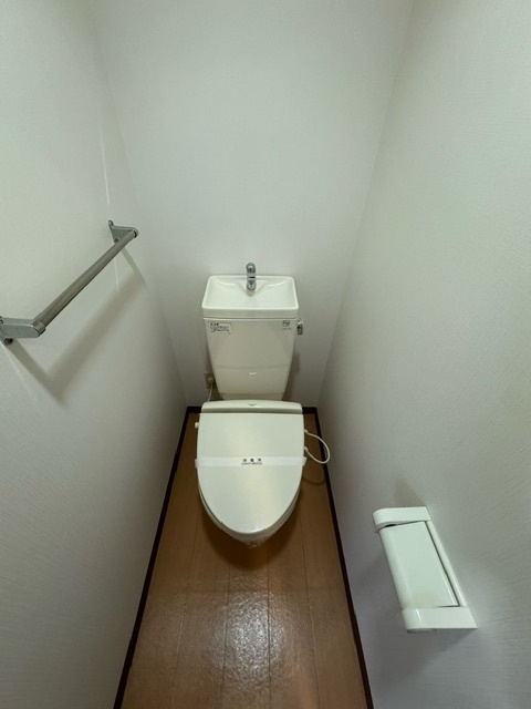 トイレ　別号室の参考写真です