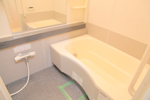 バス・シャワールーム　寝室