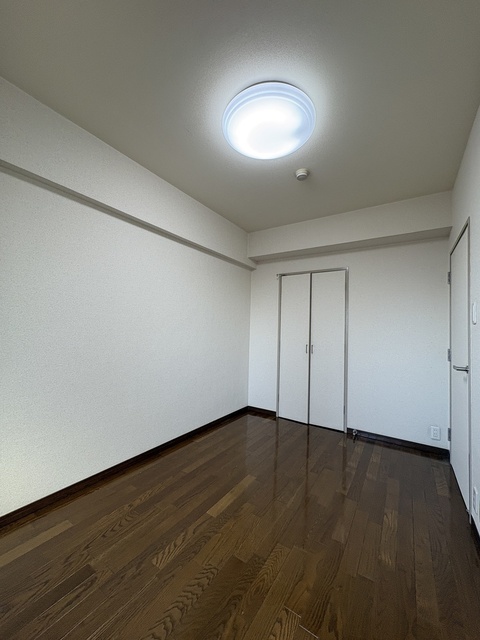 その他部屋・スペース　広くて明るい寝室