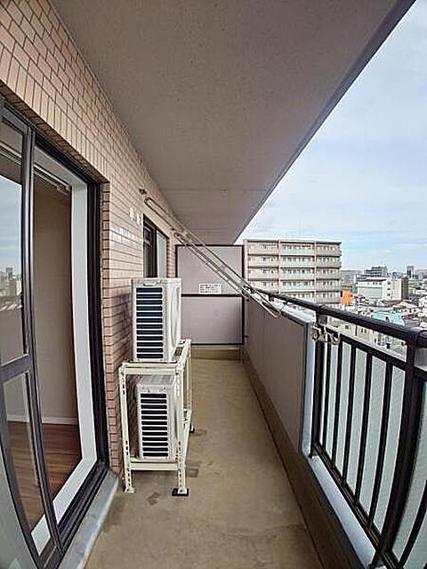 バルコニー　バルコニーからの眺めを楽しみながら食事をしませんか