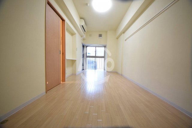 居室・リビング　ルーセントオーデン難波　リビング