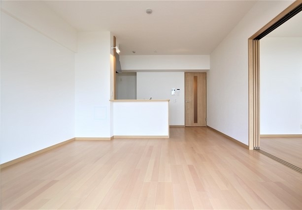 居室・リビング　家具の配置がしやすいリビングですね