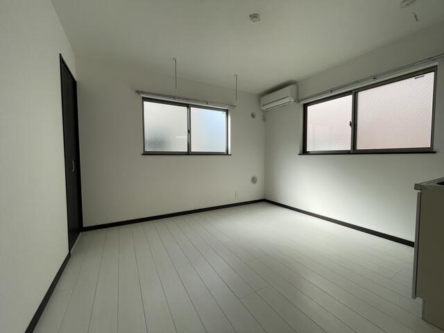 その他部屋・スペース　白を基調とした明るい室内。