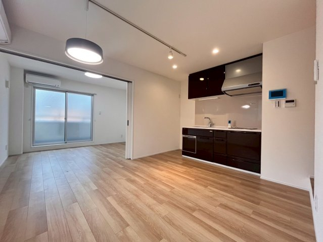 居室・リビング　別号室の画像です。ご参考下さい