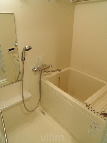 バス・シャワールーム　※別のお部屋の写真です