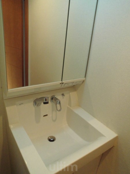 洗面設備　※別のお部屋の写真です