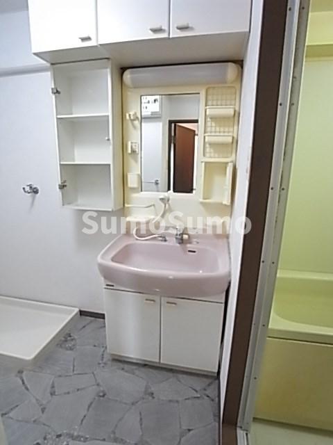 洗面設備　独立洗面化粧台付き