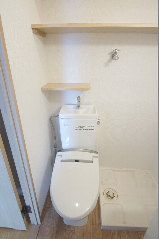 トイレ　※同タイプ別号室写真