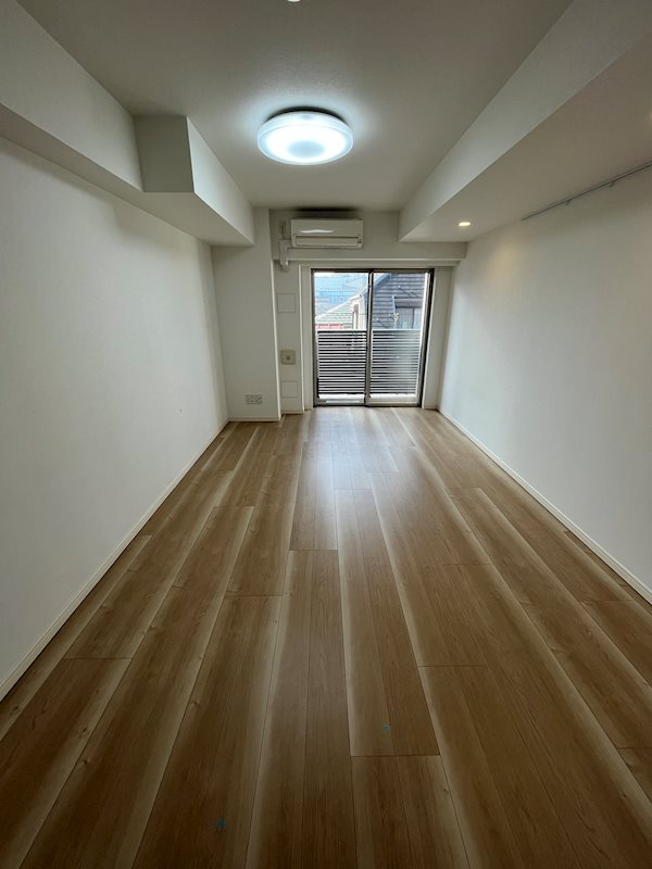 居室・リビング　こちらの居間で趣味の時間をお楽しみください