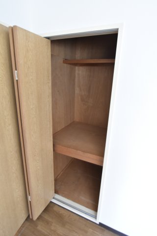 収納　同物件、別号室の写真です。