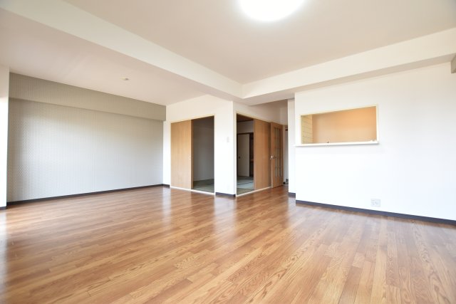 居室・リビング　同物件、別号室の写真です。