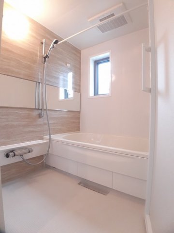 バス・シャワールーム　お風呂で日々の疲れを落としましょう