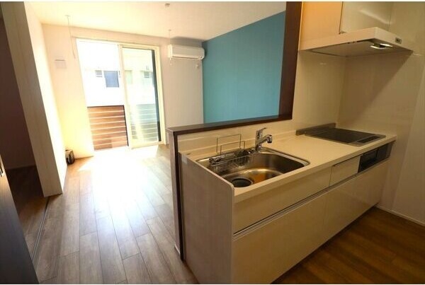 キッチン　初期費用分割可★ご希望の場所まで無料送迎サービス付♪