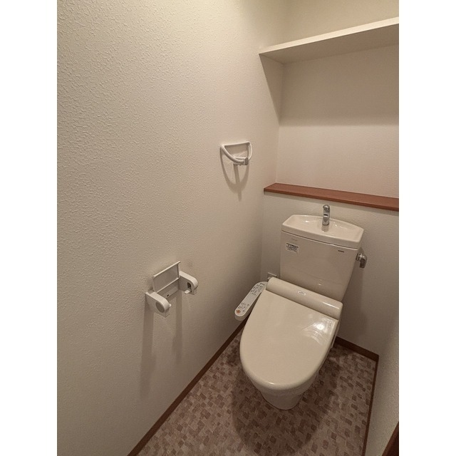 トイレ　温水洗浄便座　※イメージ