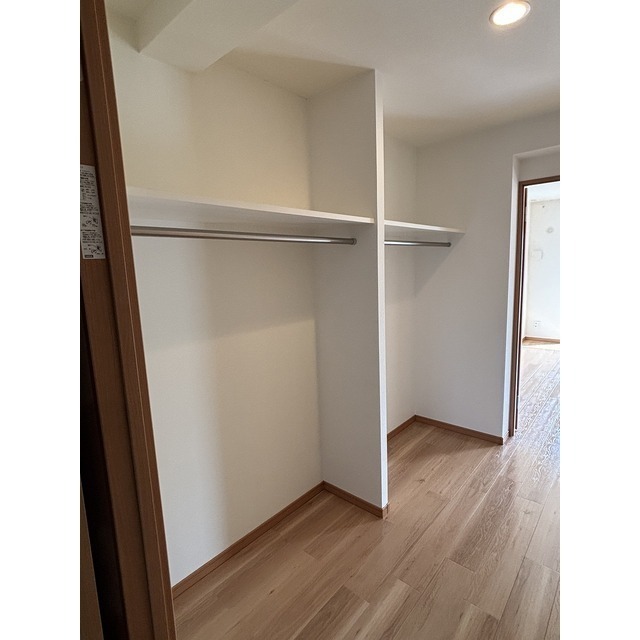 収納　ウォークスルークローゼット　※イメージ