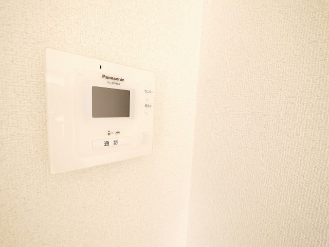 セキュリティ　お顔が見えるモニター付きインターホンで安心。