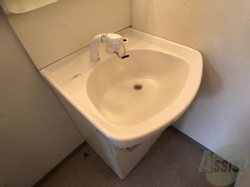 洗面設備　こちらに洗面台があります。朝の洗顔はこちらで。