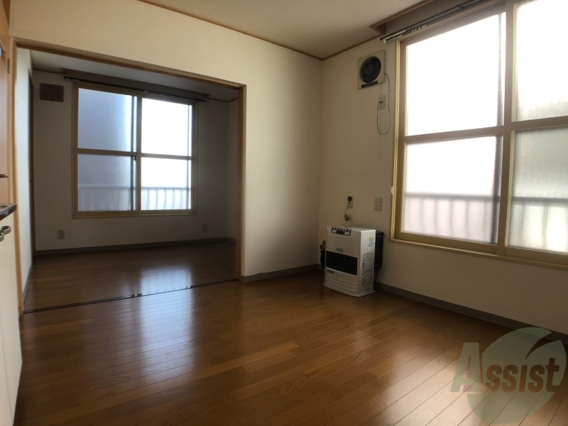 居室・リビング　広くてキレイなお部屋が広がっていて、充実した生活が送れそう。